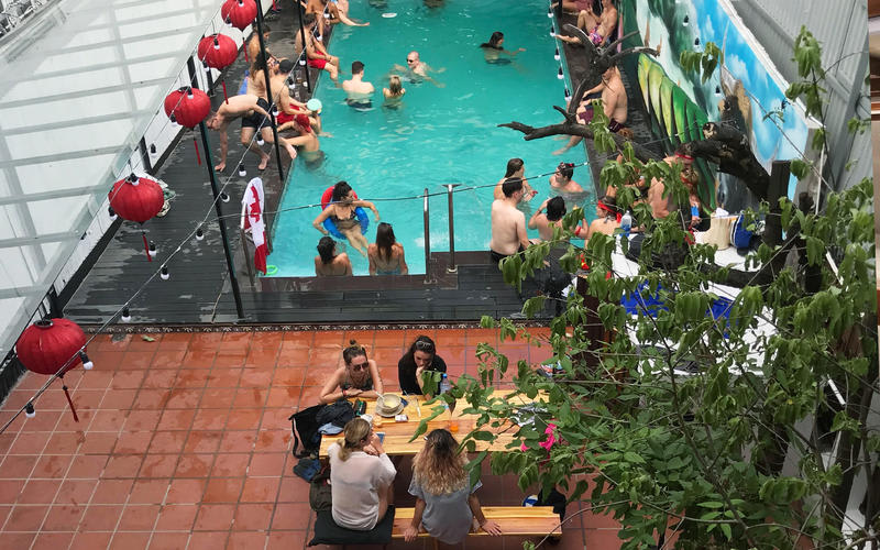 best hostels hanoi - 7 fridays hostel - swimmig pool
