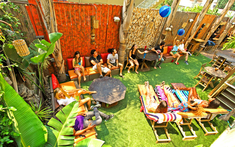 The best hostels in Los Angeles - Best party hostels in Los Angeles - banana bungalow