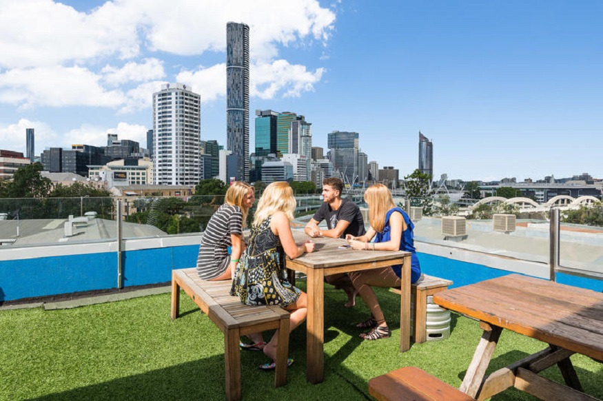 Best hostels in Brisbane - Summer House Backpackers Brisbane