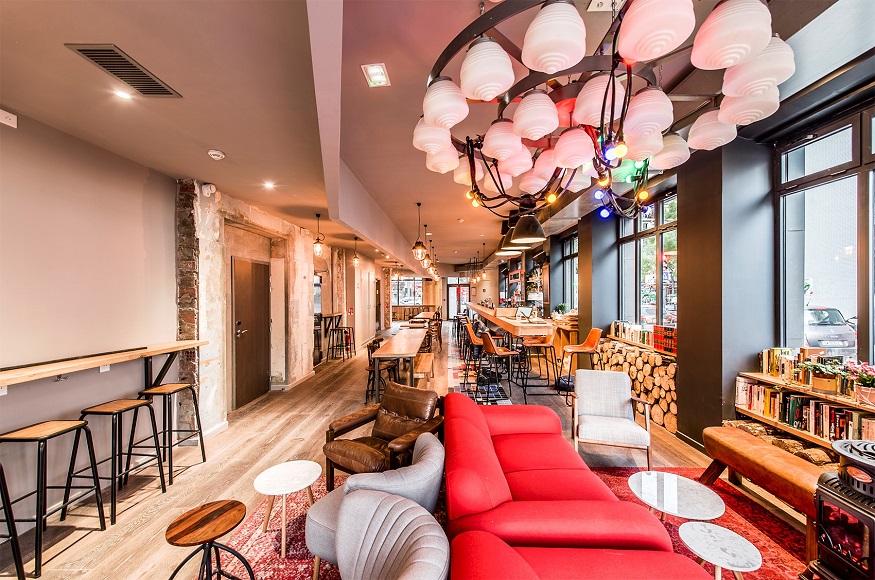 best hostels in paris, Les Piaules hostel social area