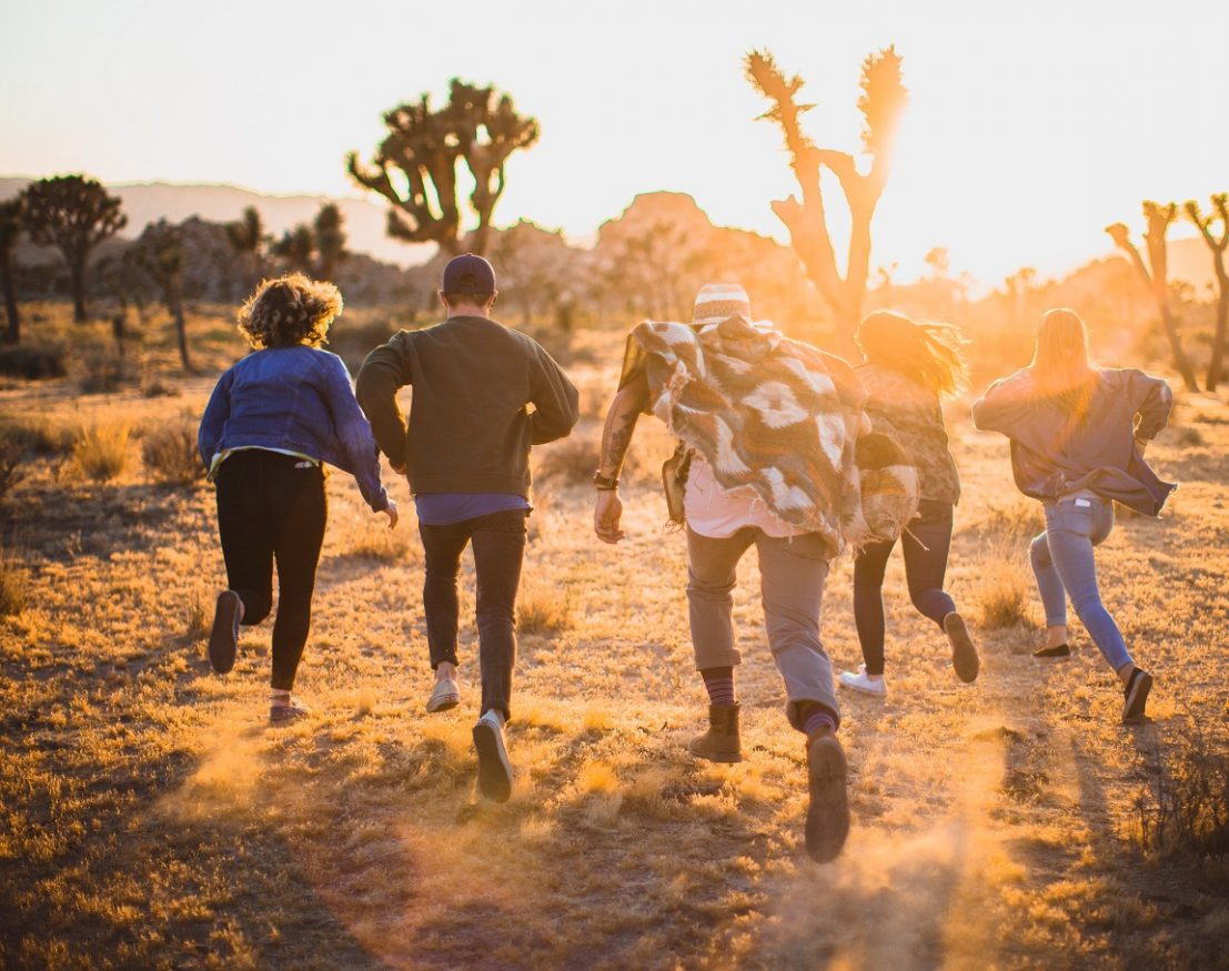 backpacking USA - group sunset