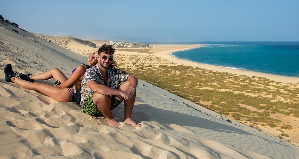 Solo travel vs. travelling in a couple: what you need to know