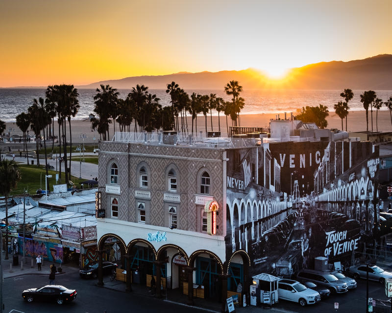 The best hostels in Los Angeles - best party hostels in Los Angeles - Samesun Venice Beach