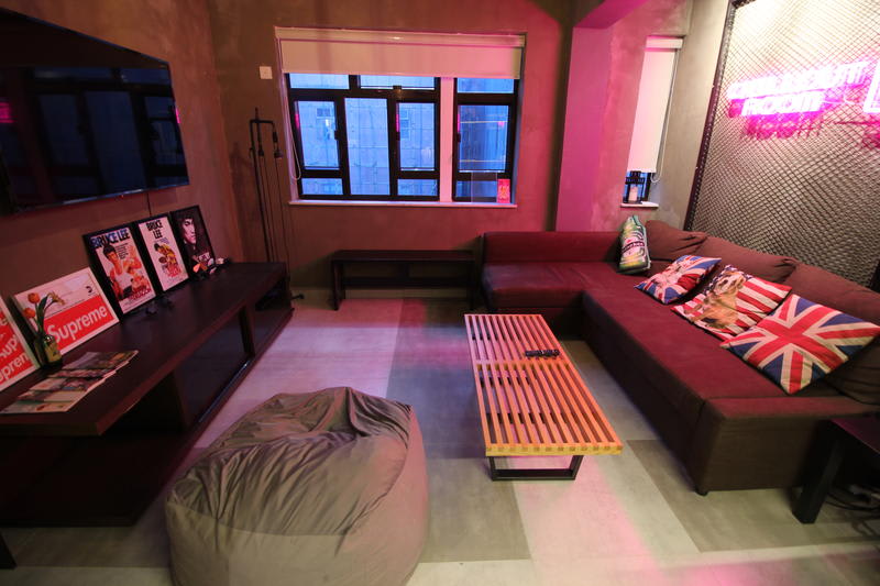 Best hostels in hong Kong - Urban Pack