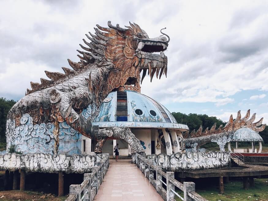 Avoid expensive tourist attractions to make your money last longer