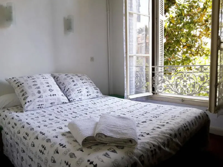 best hostels in nice, private room at Hostel Belle Meuniere