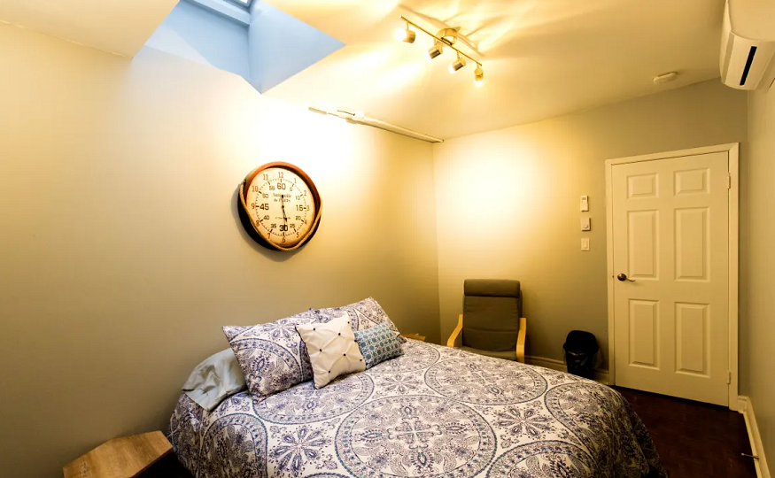 best hostels in Toronto, private room with double bed at The Only Backpacker’s Inn